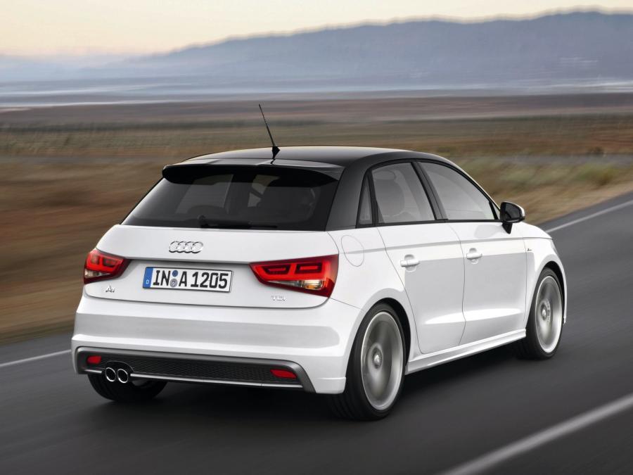  Audi A1 Sportback TDI S-Line (8X) 2012 года  (фото 3 из 19)